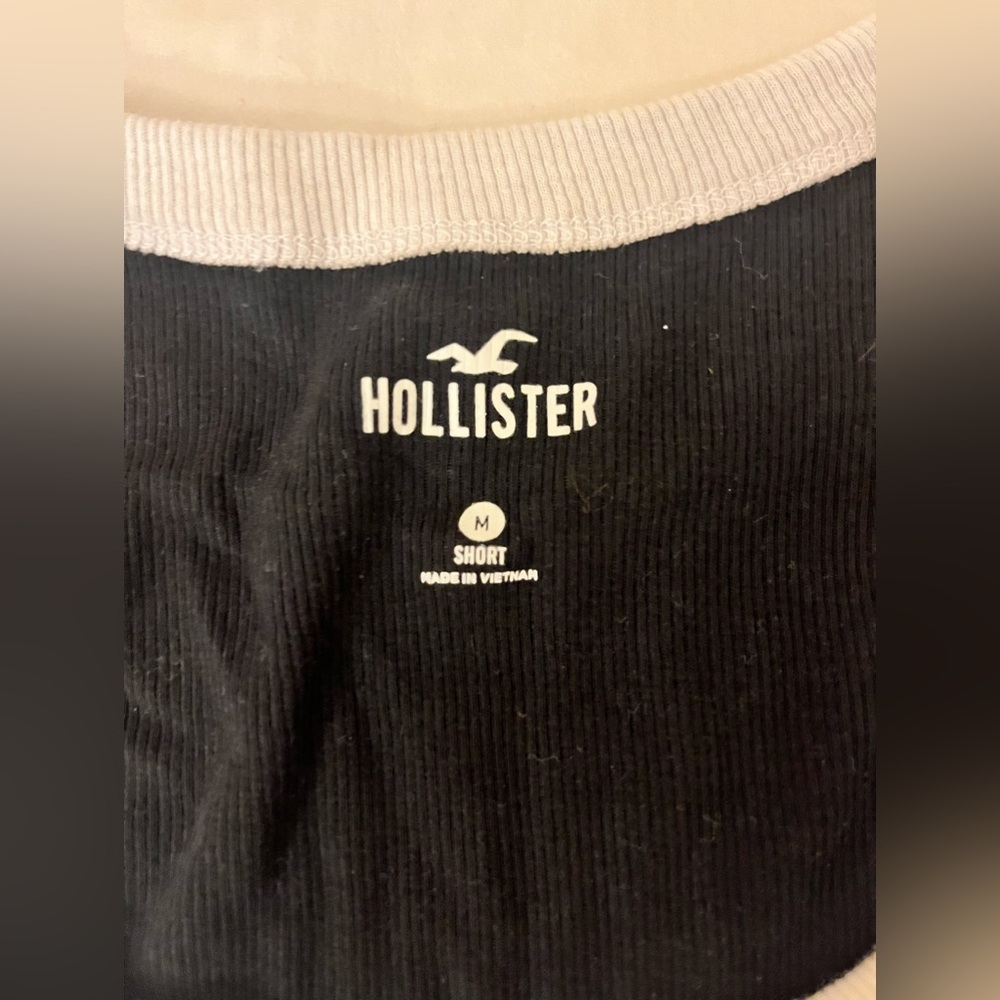 Hollister Black and White Tank Top Medium Short - Picture 2 of 2
